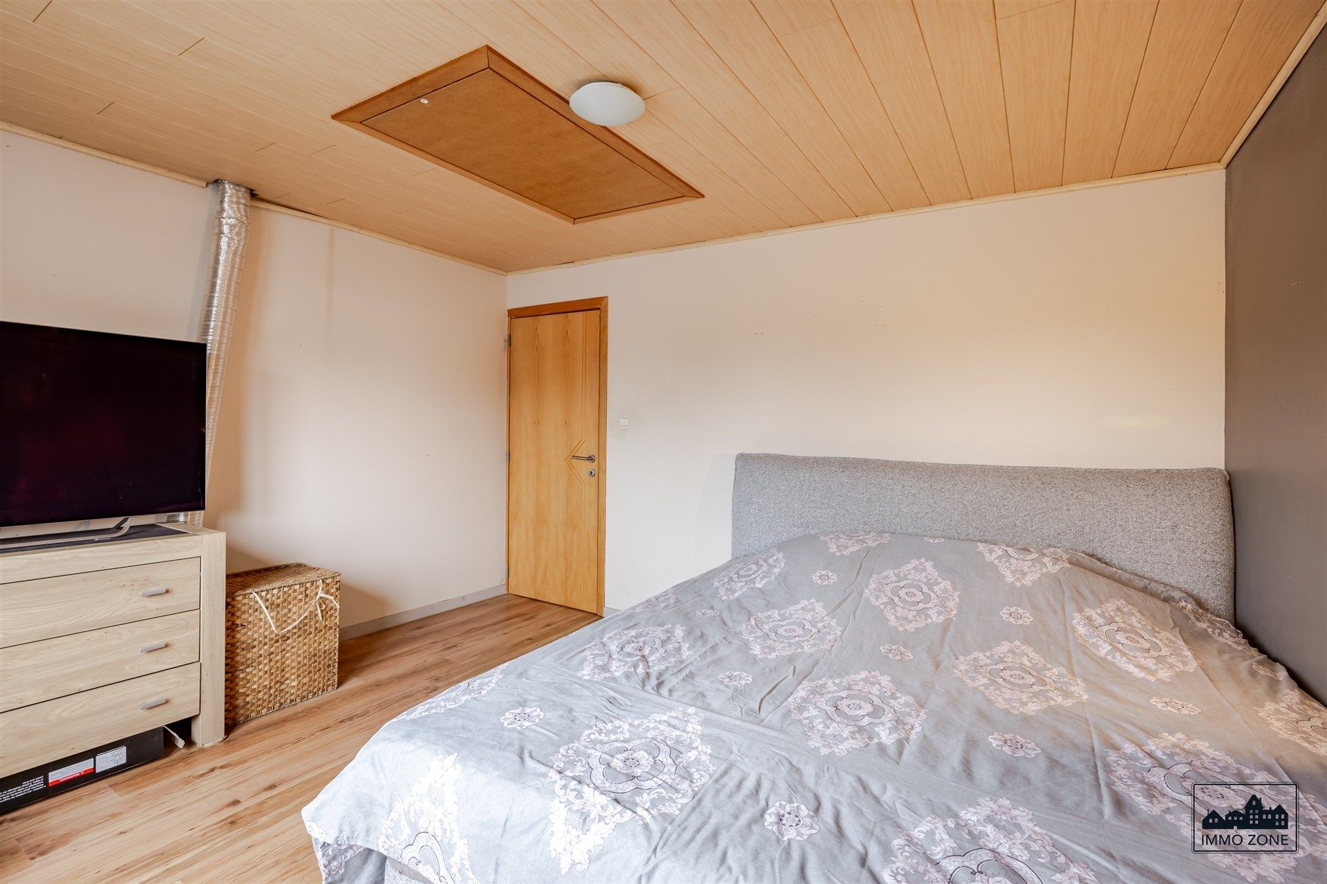 Op te frissen woning met tuin en ruime zolder foto 6