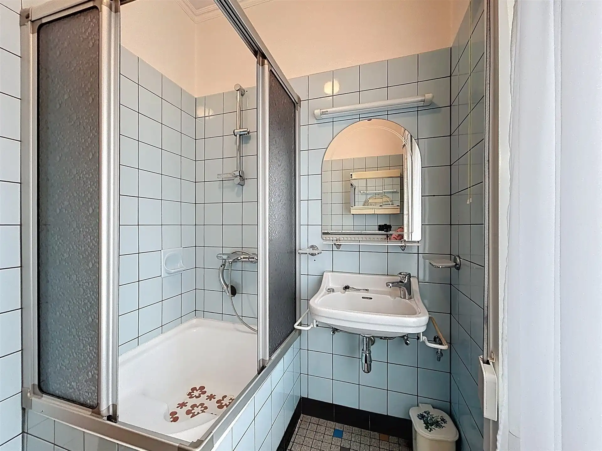 Ruime halfopen bebouwing met garage op perceel van 420m² foto 12