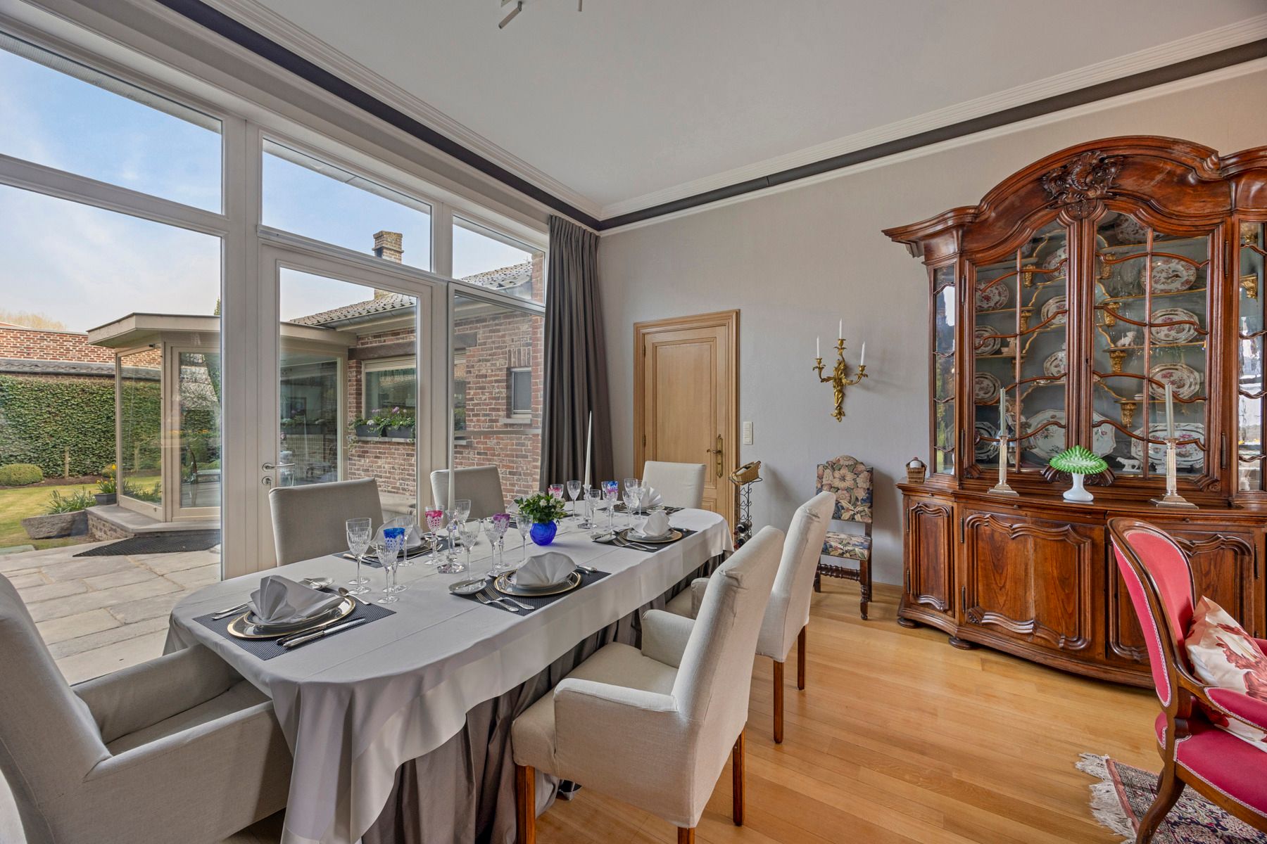 Ruime en karaktervolle woning in hartje Herne foto 5