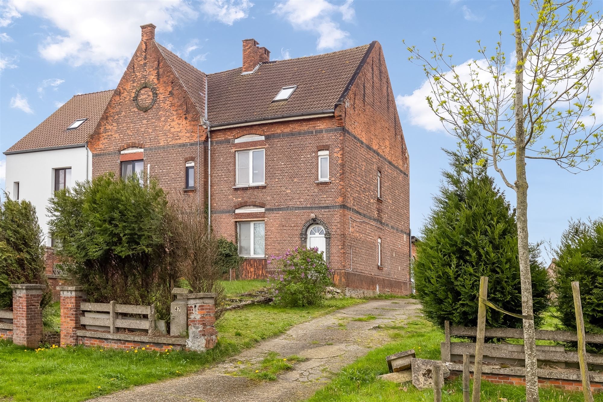 OP TE FRISSEN WONING MET 3 SLAAPKAMERS OP EEN PERCEEL VAN 600M² TE BERINGEN foto 2