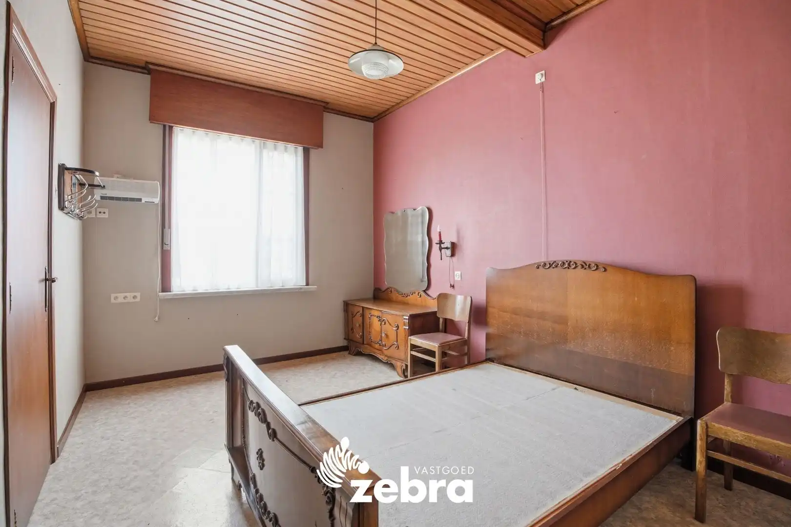 Te renoveren woning met garage op ruim perceel te Pittem! foto 12