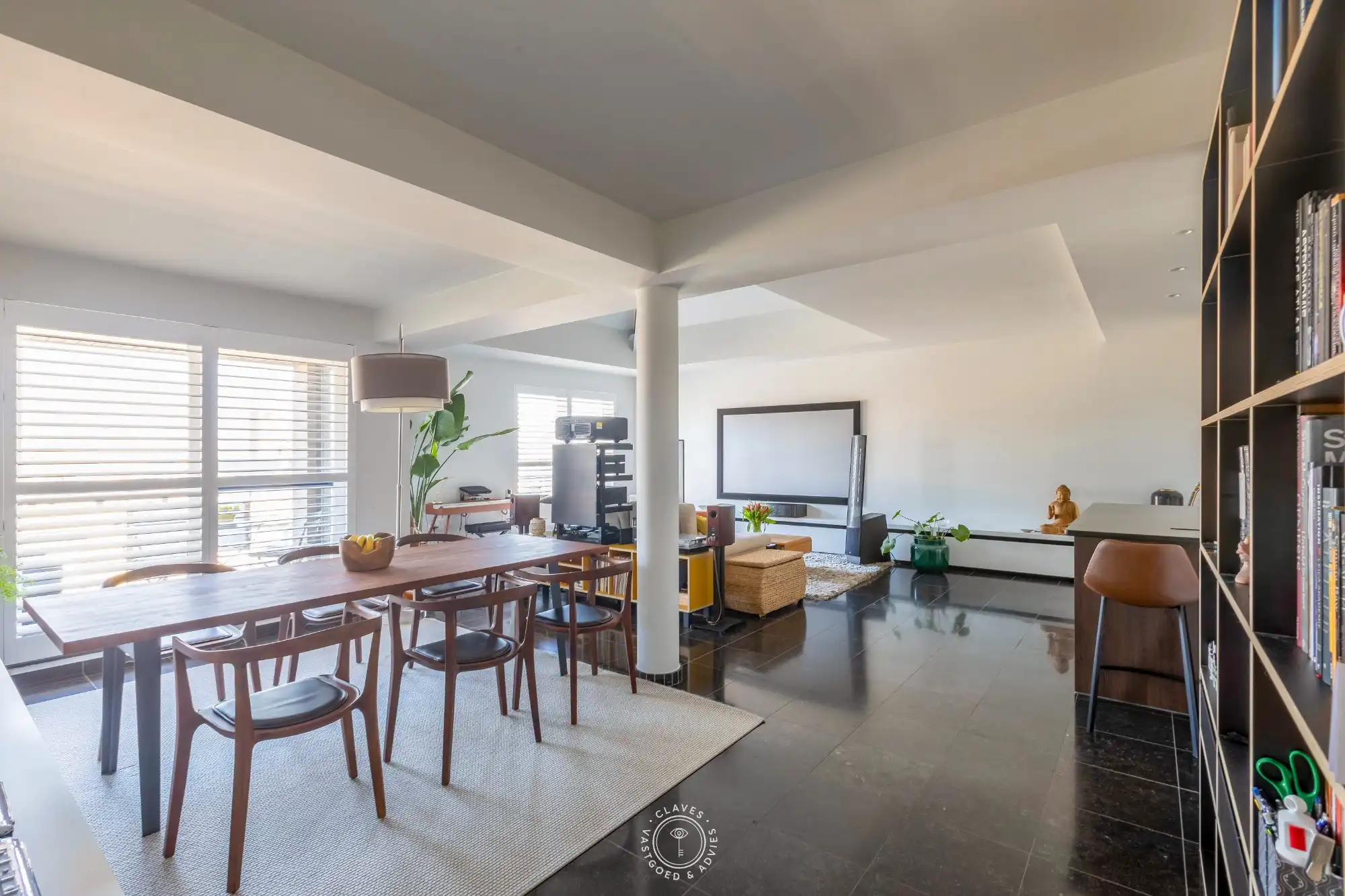 High-end  afgewerkt appartement met twee slaapkamers - en de optie om een ondergrondse staanplaats mee aan te kopen foto 3