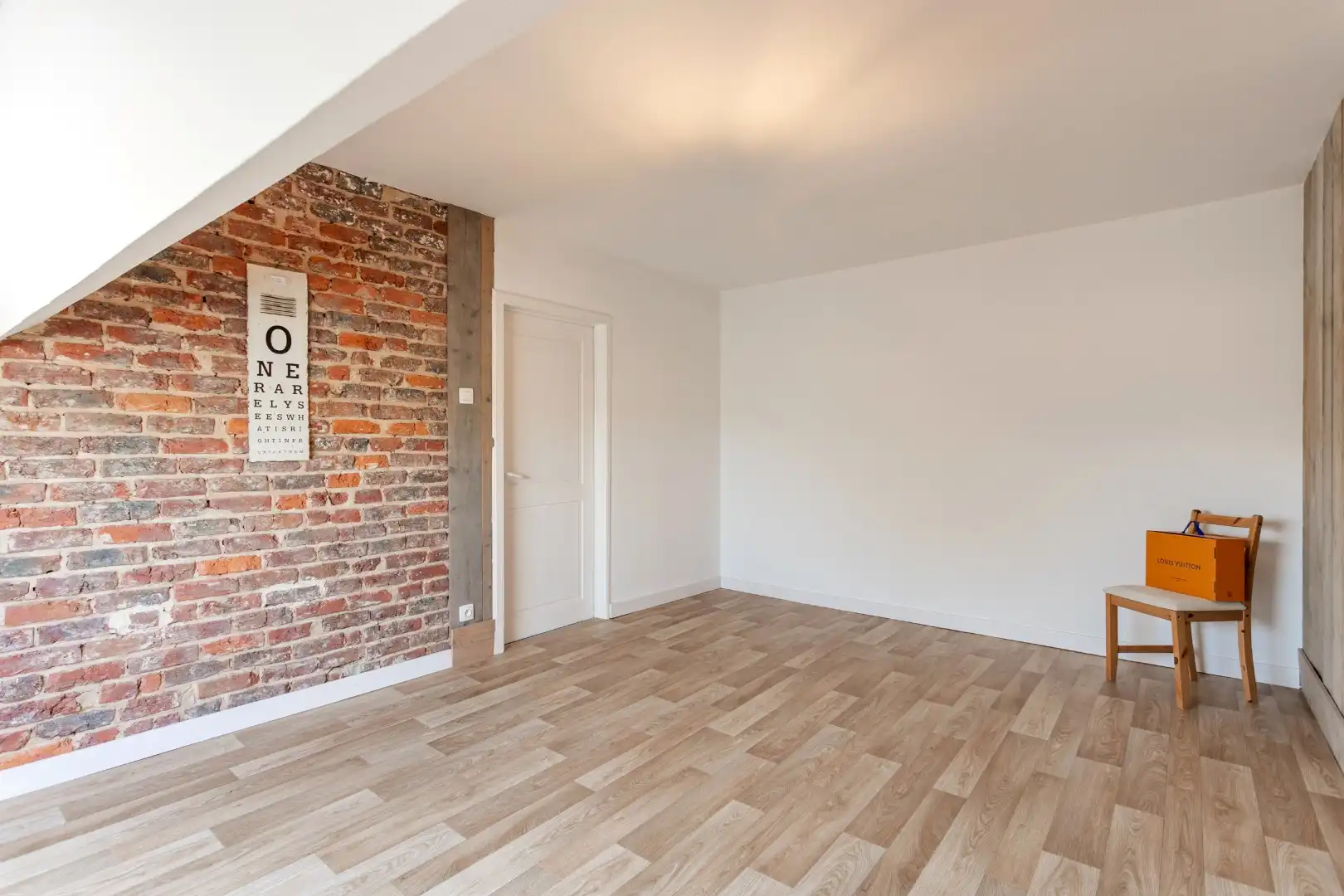 Handelshuis met woongedeelte, garage en tuin te Beersel foto 18