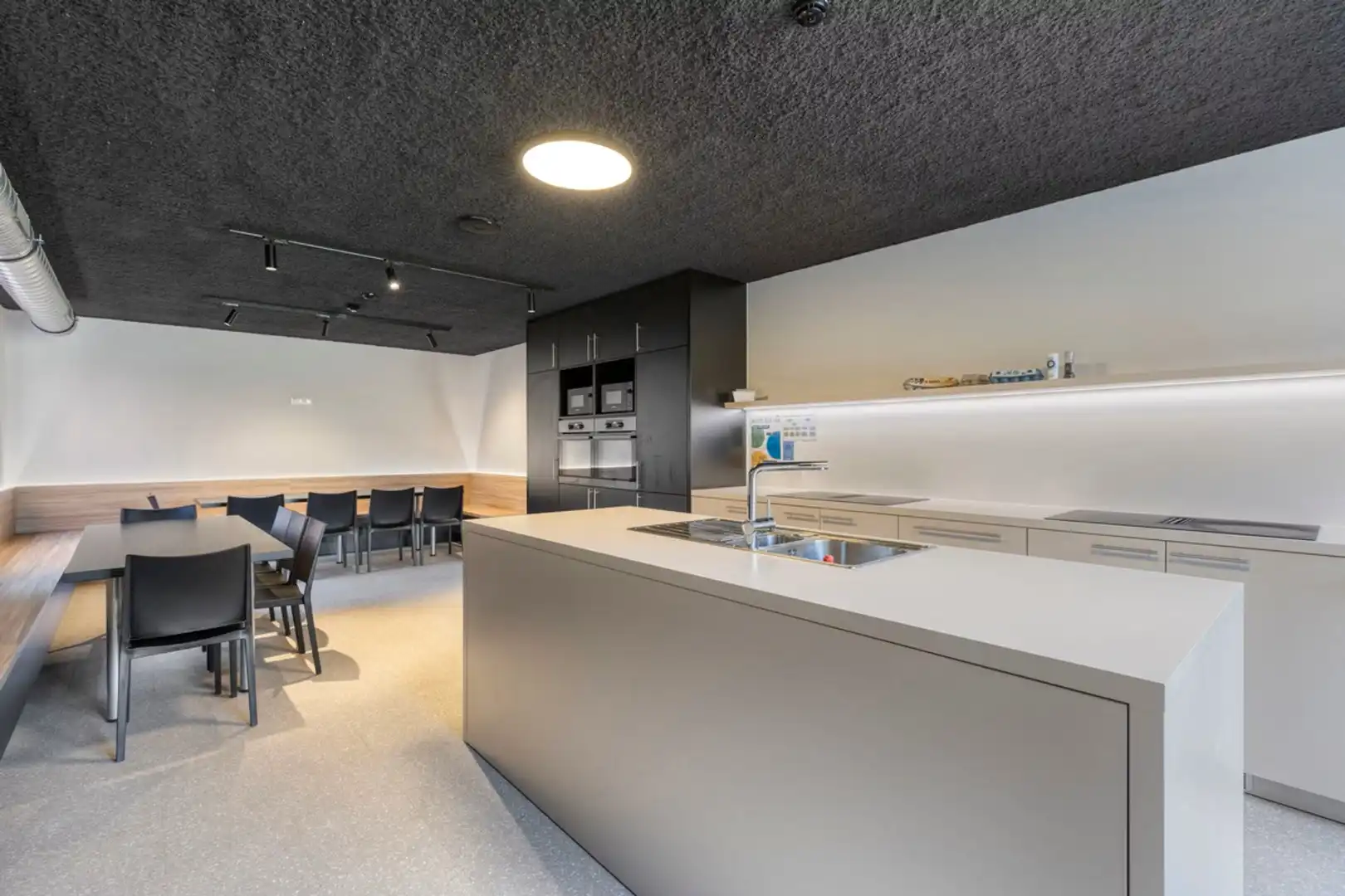 Studentenkamer (25,5 m²) te koop in "Residentie Amand 47" op het Sint-Amandsplein te Kortrijk foto 8