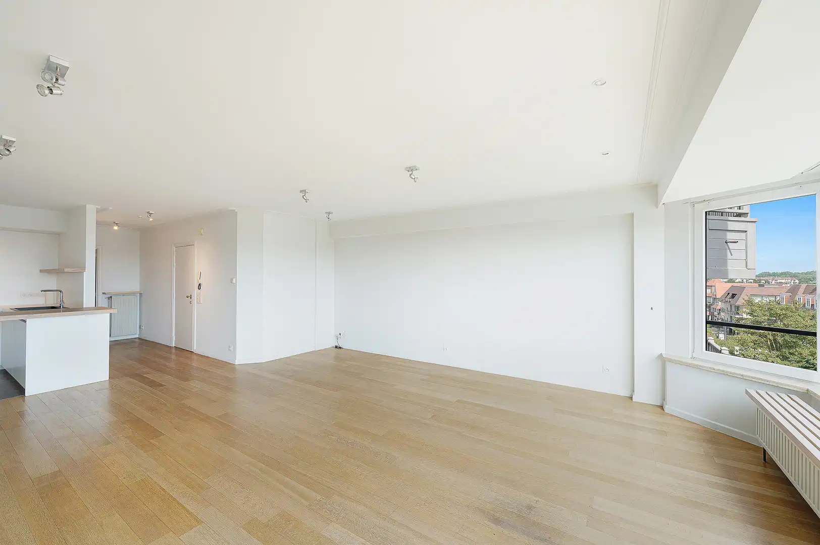 Instapklaar zuidgericht appartement met open zichten over het Zoute. foto 5