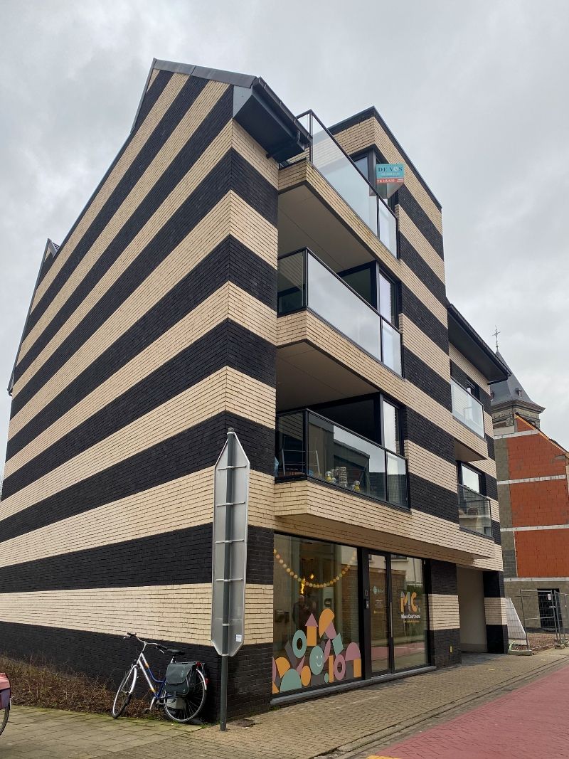 INSTAPKLAAR DRIE SLAAPKAMER APPARTEMENT GELEGEN IN CENTRUM EVERGEM foto 16