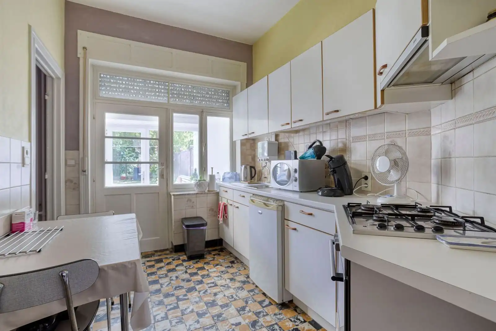 Ruime 2-gevelwoning met tuin en mogelijks 4 slaapkamers foto 10