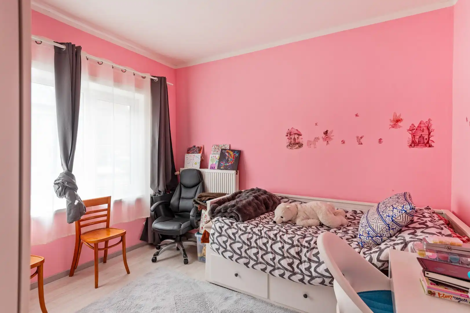 Veelzijdig handelspand met appartement en openbare parking foto 10