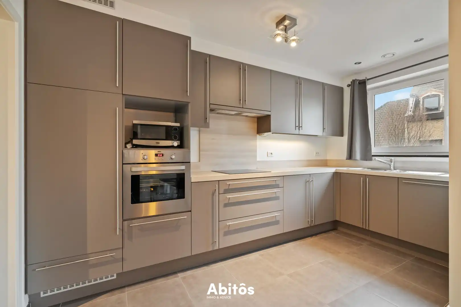 Instapklaar 2-slaapkamer appartement met terras op toplocatie nabij Gent-Dampoort foto 6
