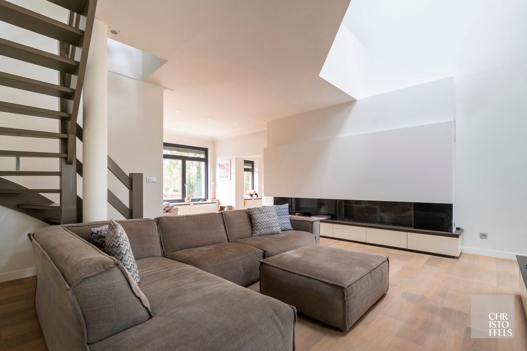 Totaal gerenoveerde villa (362 m²) met poolhouse (239 m²) in Opoeteren foto 12