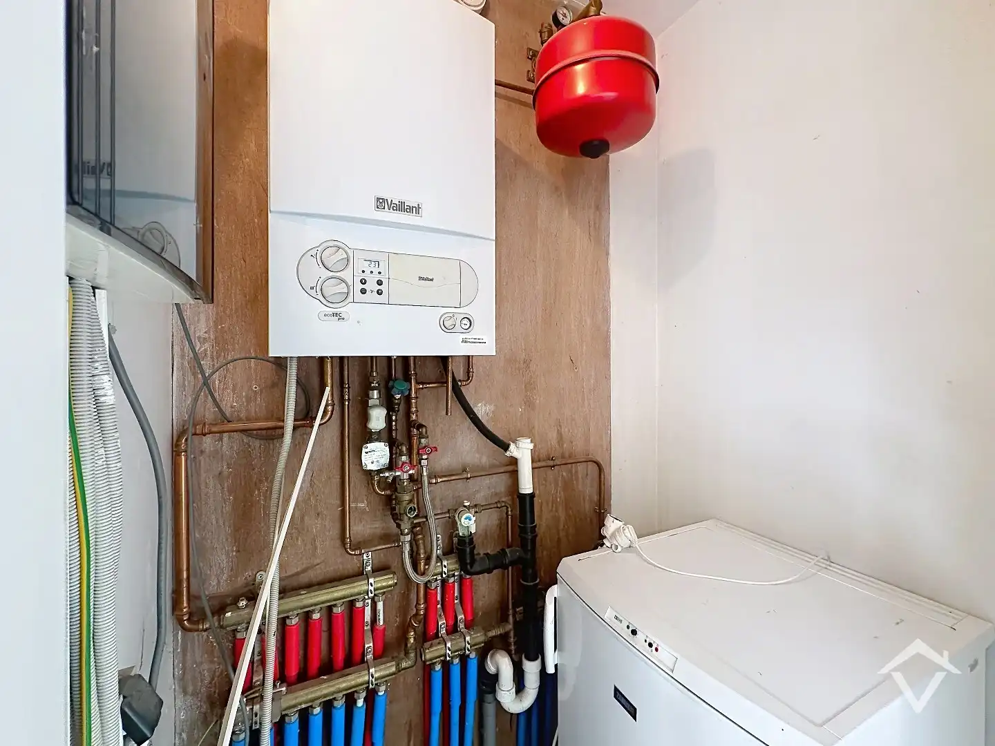 Instapklaar gelijkvloers appartement met staanplaats te Gistel foto 11