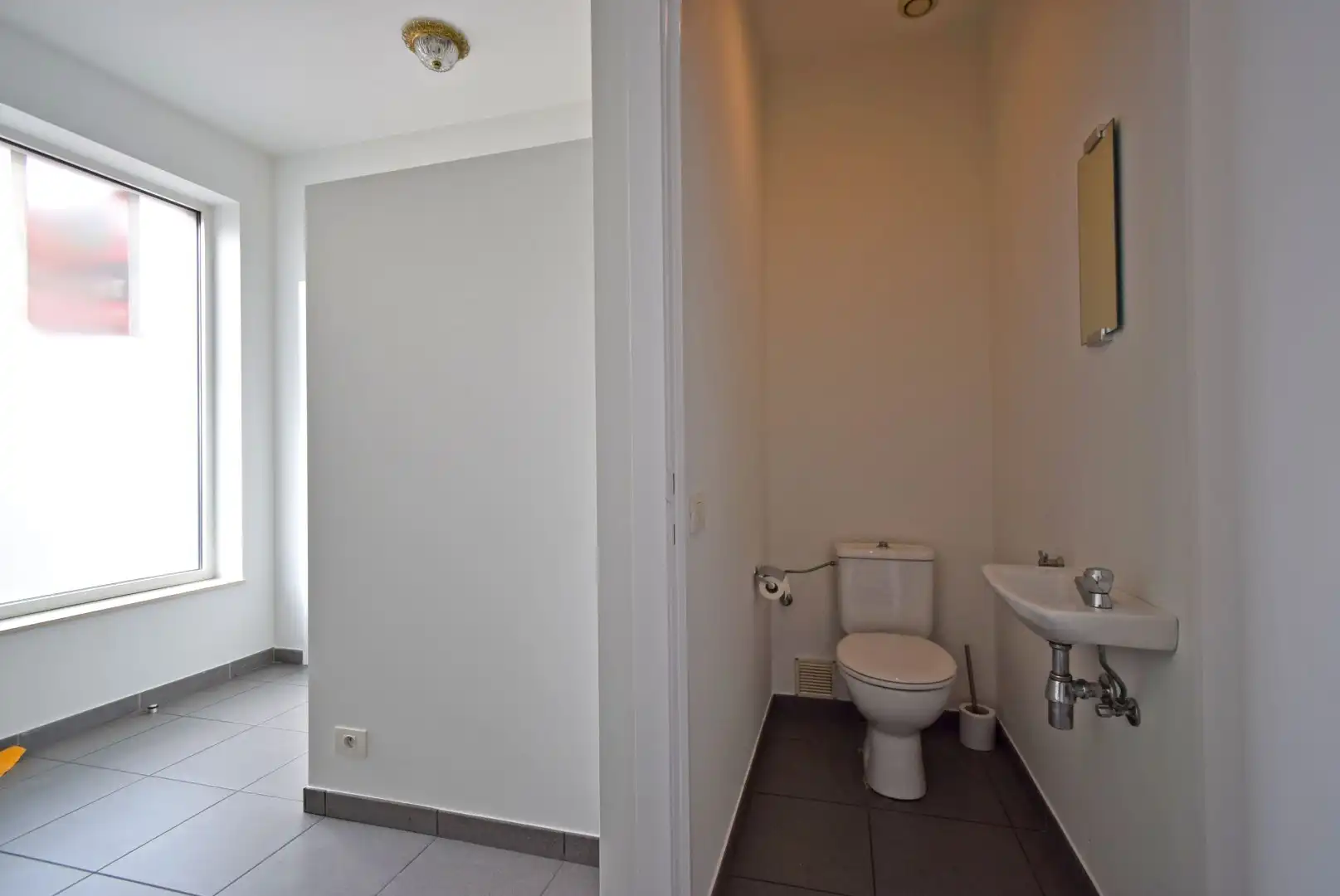 VOLLEDIG GERENOVEREERDE WONING foto 6