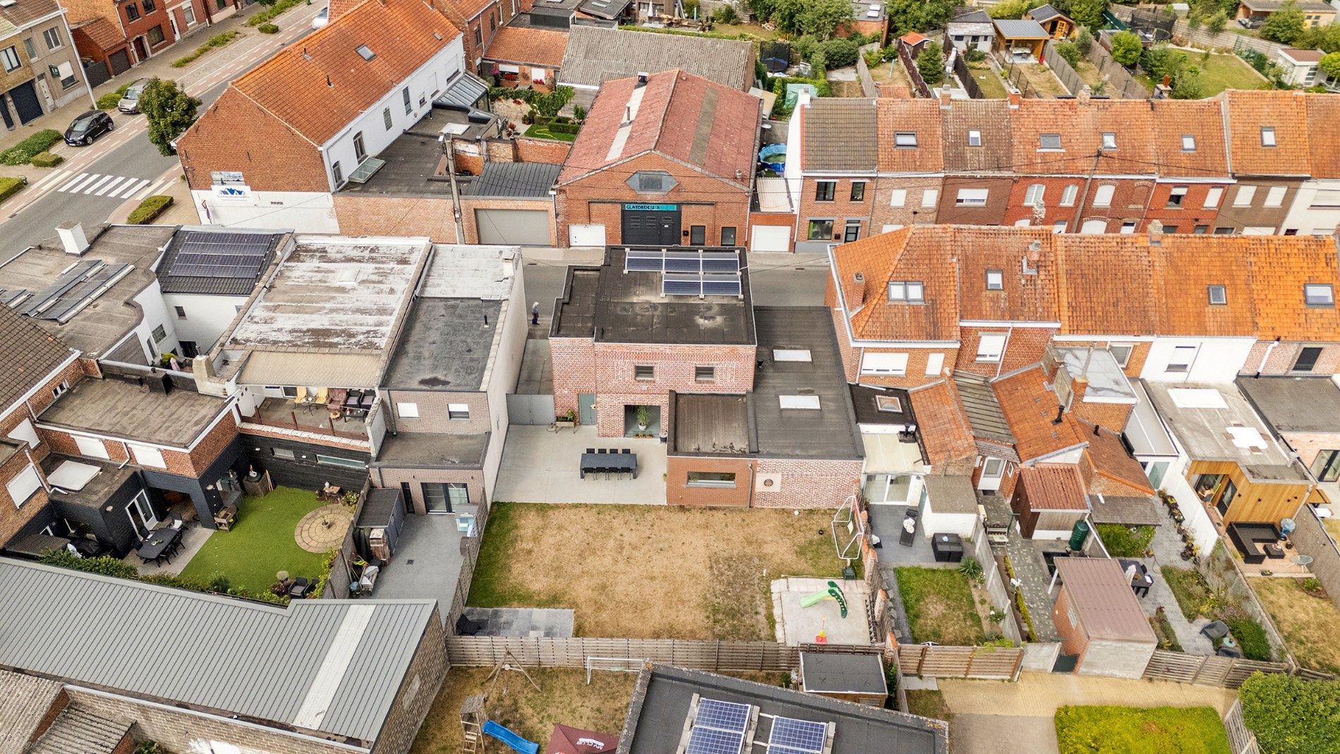 ENERGIEZUINIGE RUIME WONING OP 450M² MET 3 SLPKS, GROTE GARAGE (58M²) EN TUIN foto 26