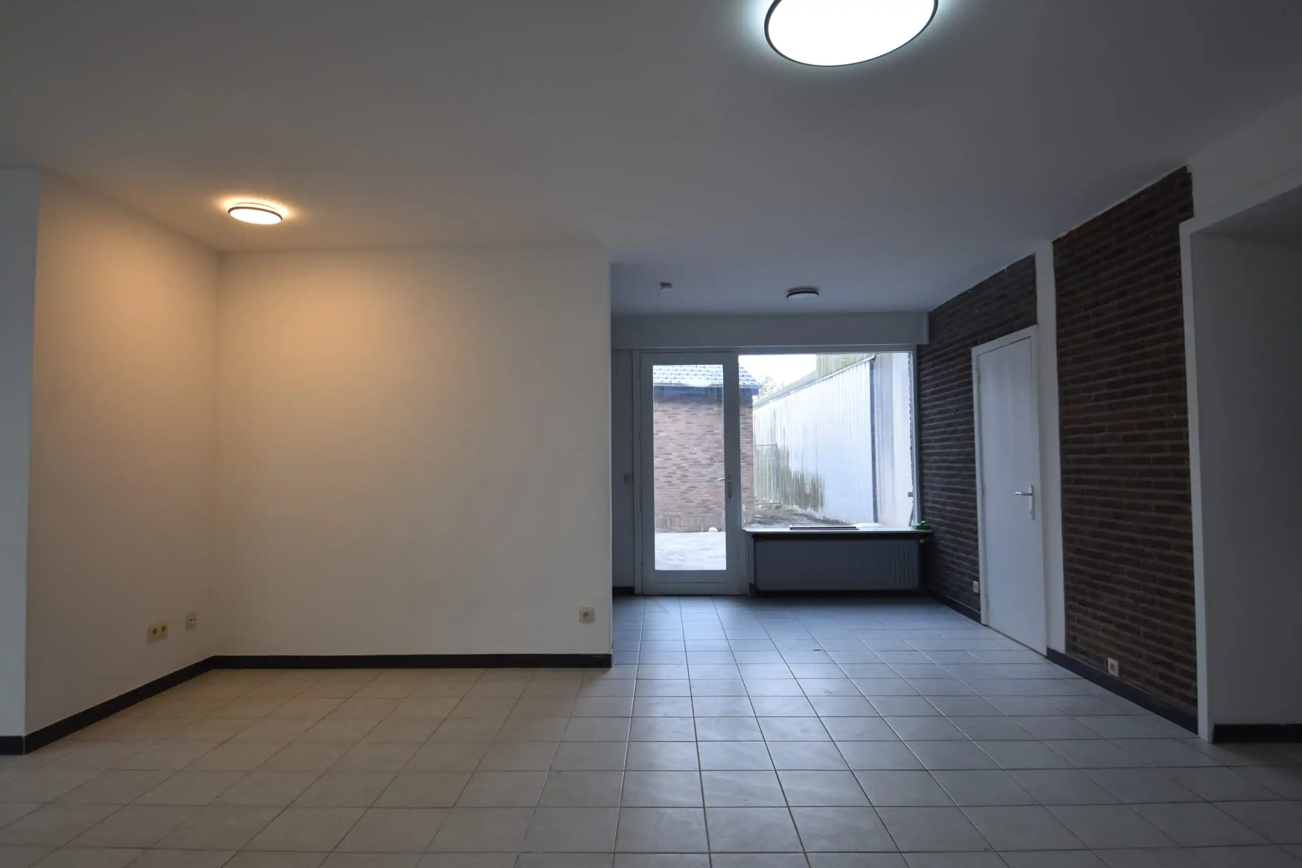 Instapklaar gelijkvloers appartement te huur in hartje Nieuwkerken foto 4