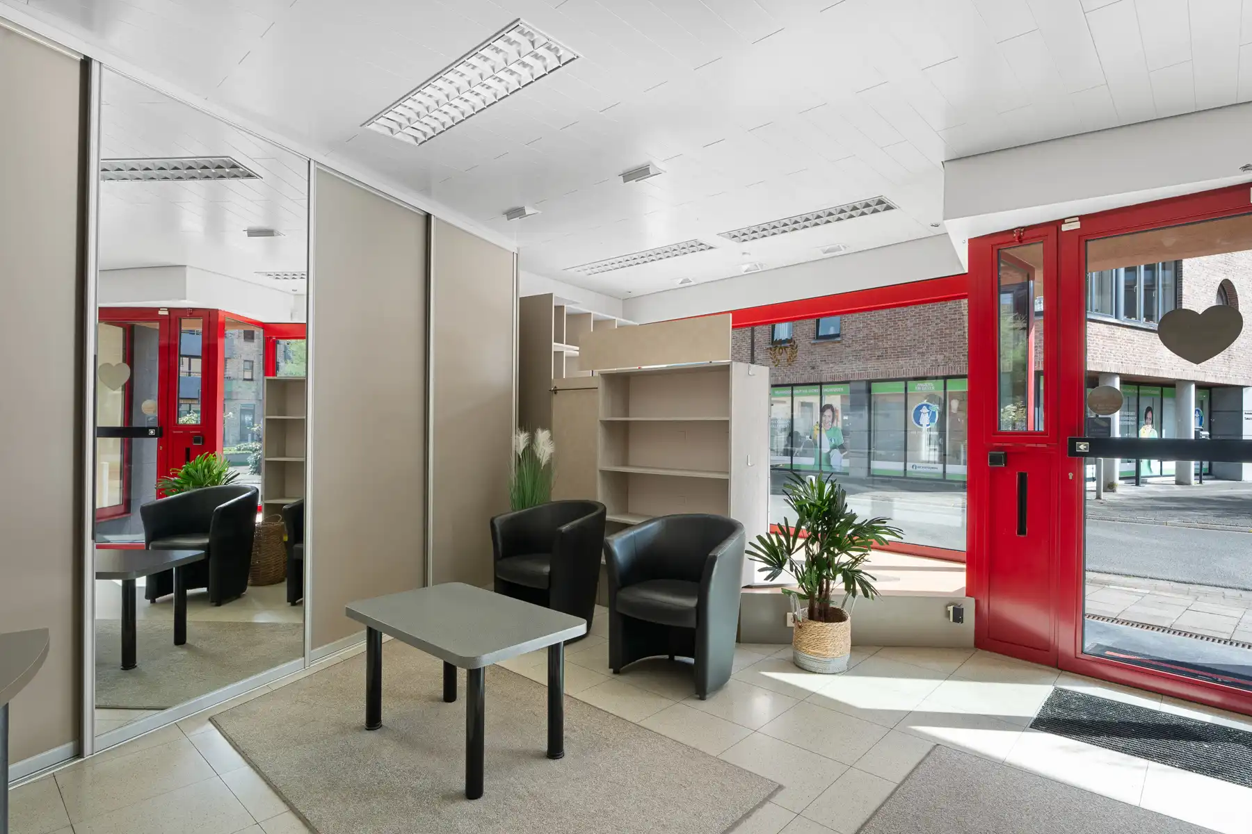 Commercieel pand op een goede locatie foto 9