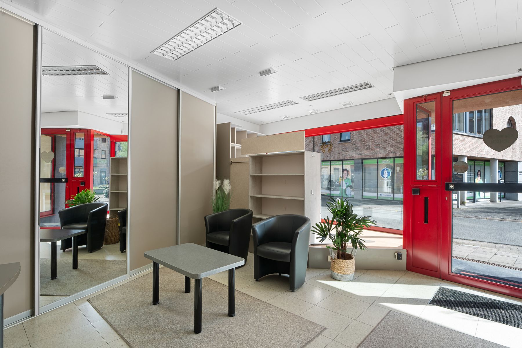 Commercieel pand op een goede locatie foto 9