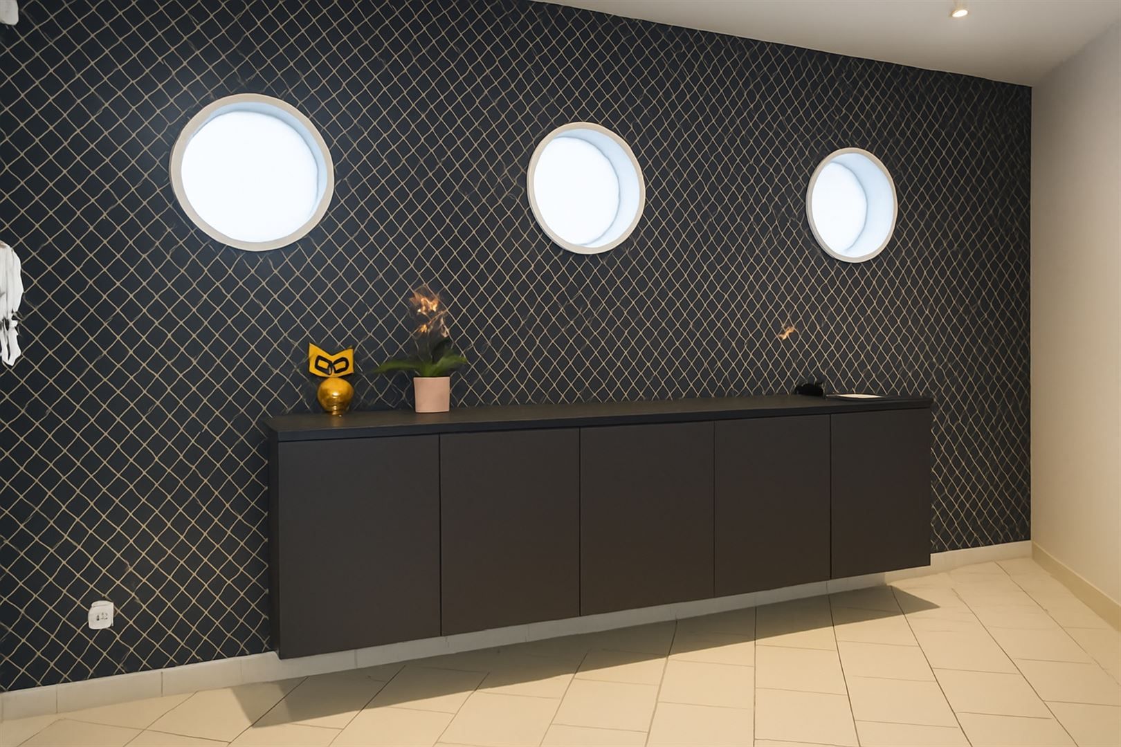 Uniek kantoorgebouw met duplex appartement te koop foto 16