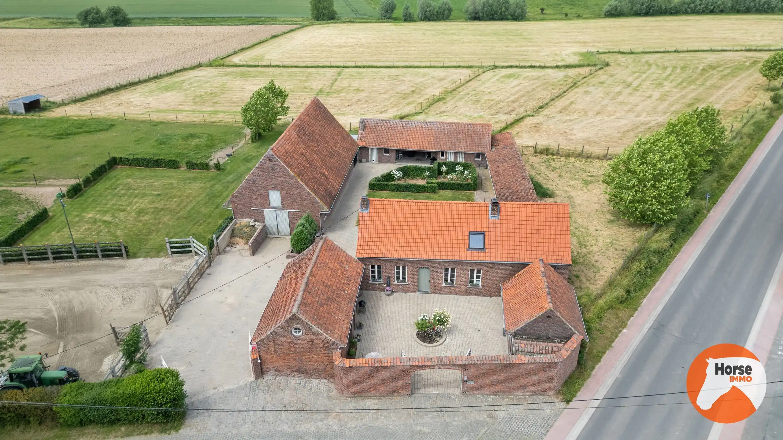 HEIKRUIS - Karaktervolle hoeve met stallen en piste op 1,7ha foto 37