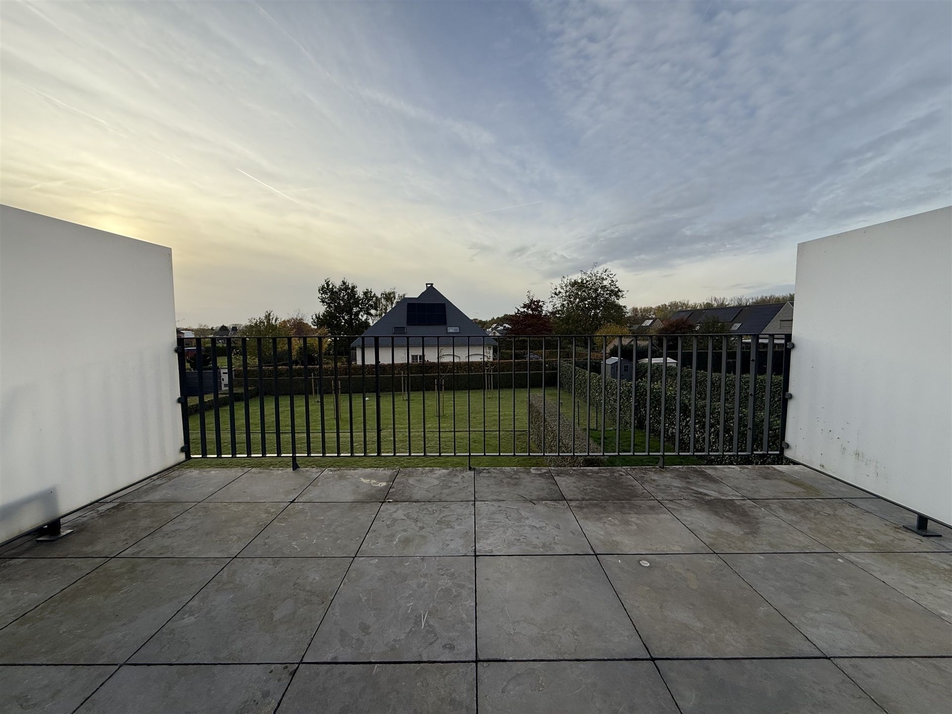 Duplex met twee slaapkamers en autostaanplaats foto 6