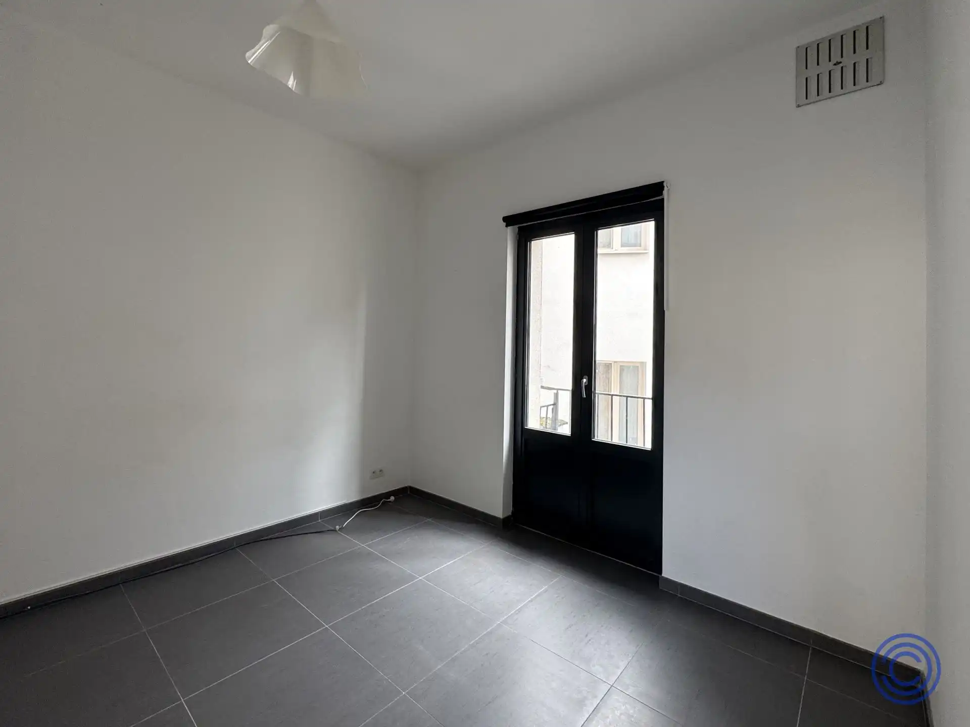 Studio met balkon op ideale locatie vlakbij Marnixplein.  foto 4