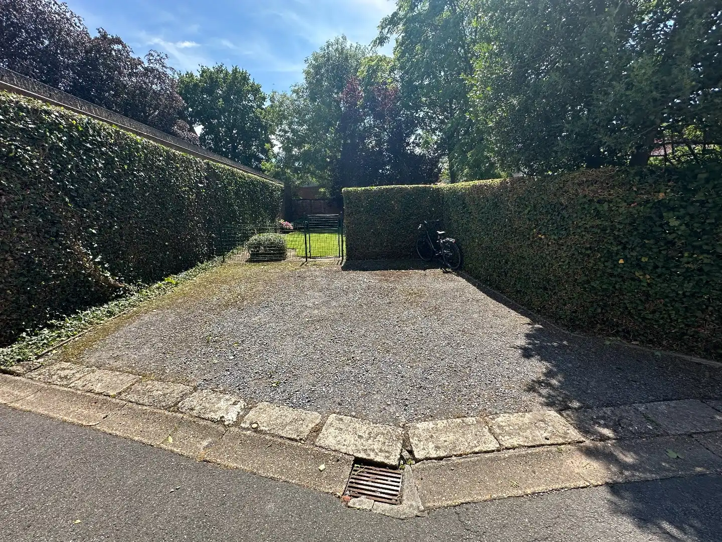 Instapklare kantoorruimte (+/- 100 m²) met 2 parkeerplaatsen, Torhout centrum foto 2
