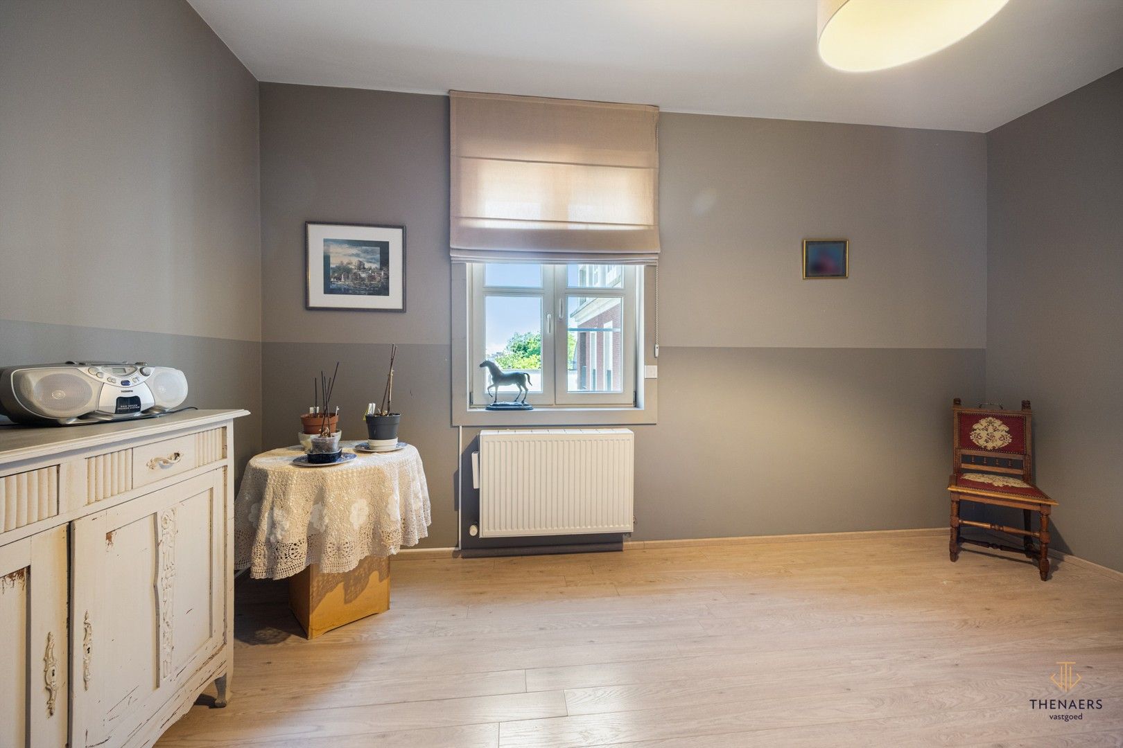 Zeer ruim appartement met 3 slaapkamers & 2 autostaanplaatsen op toplocatie. foto 17