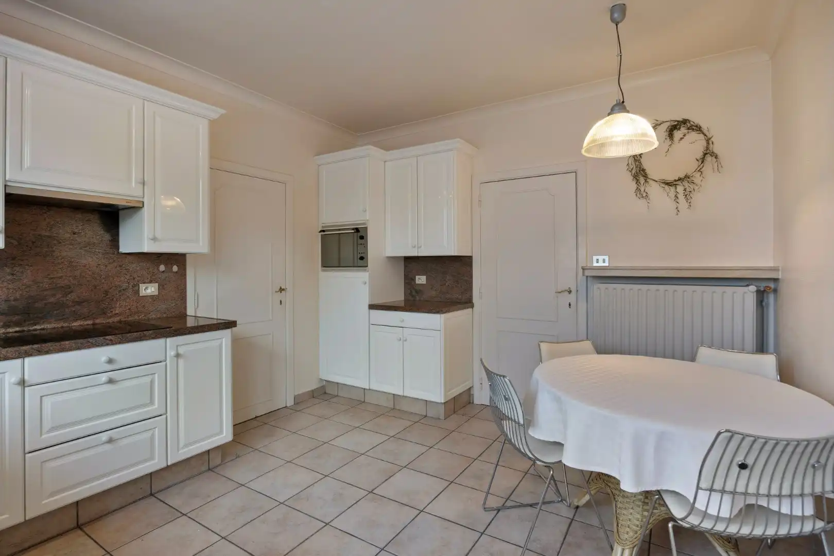Charmante woning met 4 slpks gelegen op wandelafstand van het centrum !  foto 8