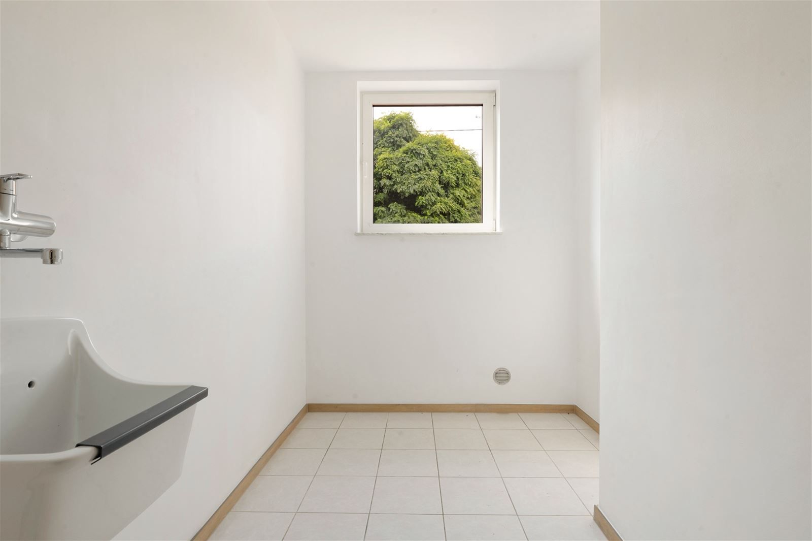 Instapklare, recent gerenoveerde villa te Zwalm! foto 24