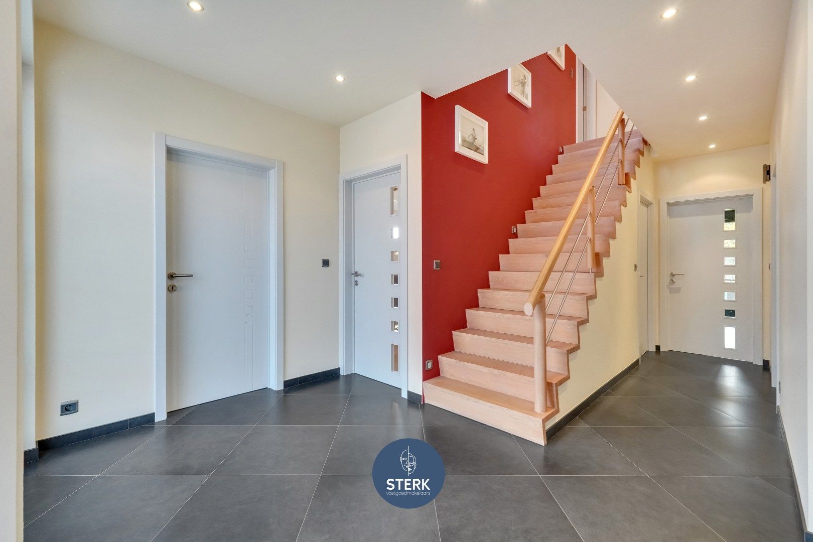 INSTAPKLARE GEZINSWONING MET EEN BEWOONBARE OPP. VAN 390 M² TE ZUSSEN !  foto 5