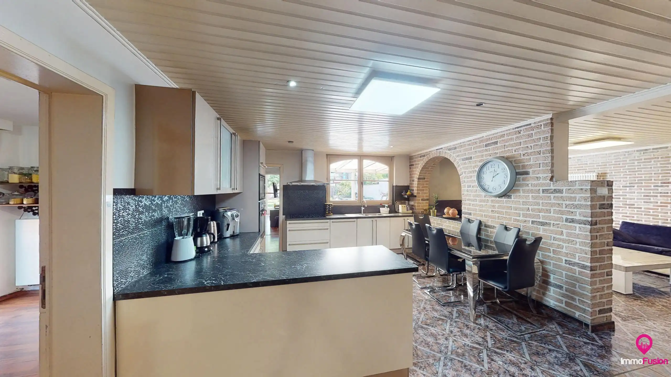 Ruime gezinswoning met 5slpk en 3badk in hartje Berkenbos! foto 4