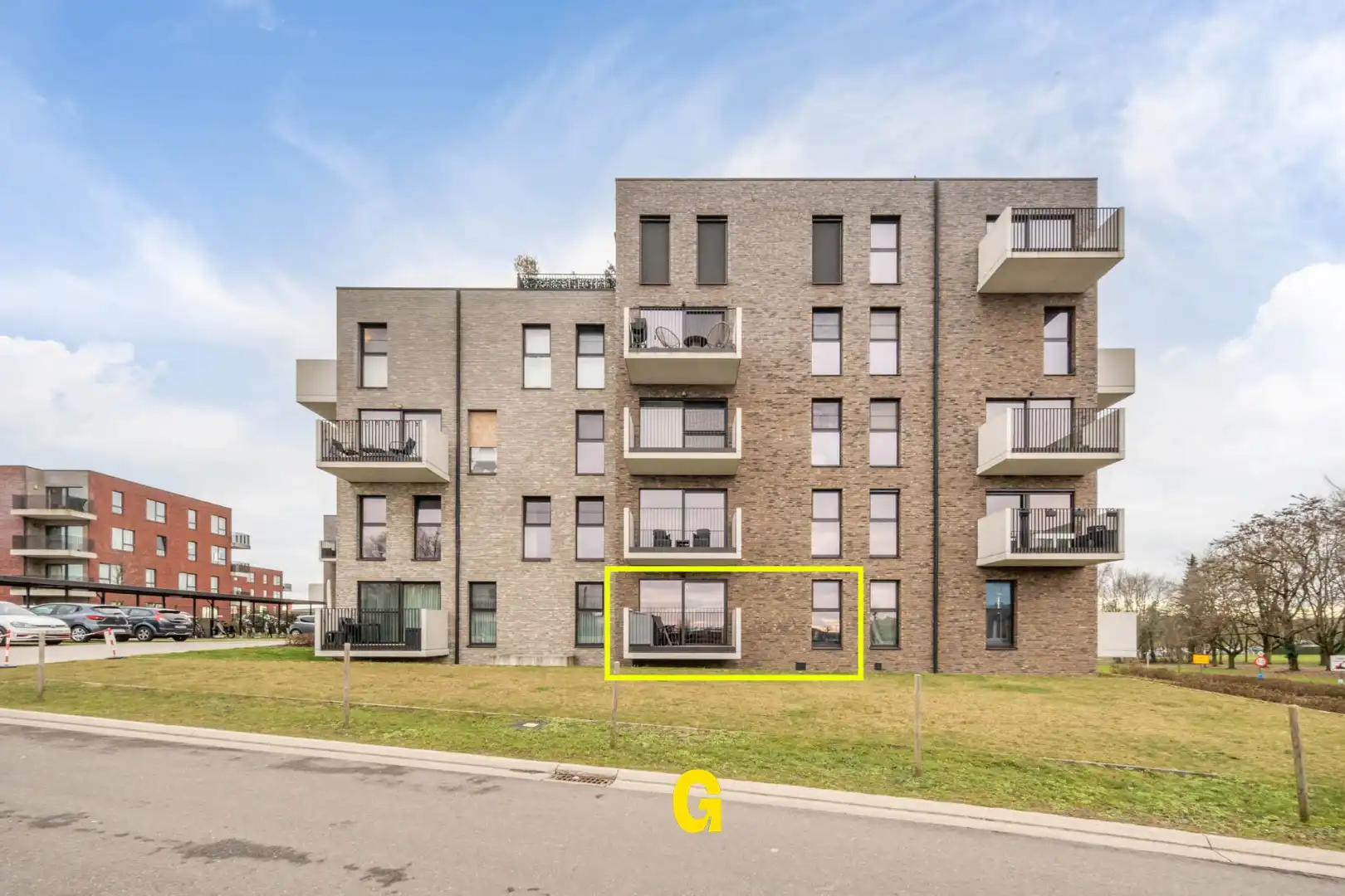Instapklaar energiezuinig gelijkvloers appartement met terras, standplaats en berging nabij het centrum van Tongeren foto 2