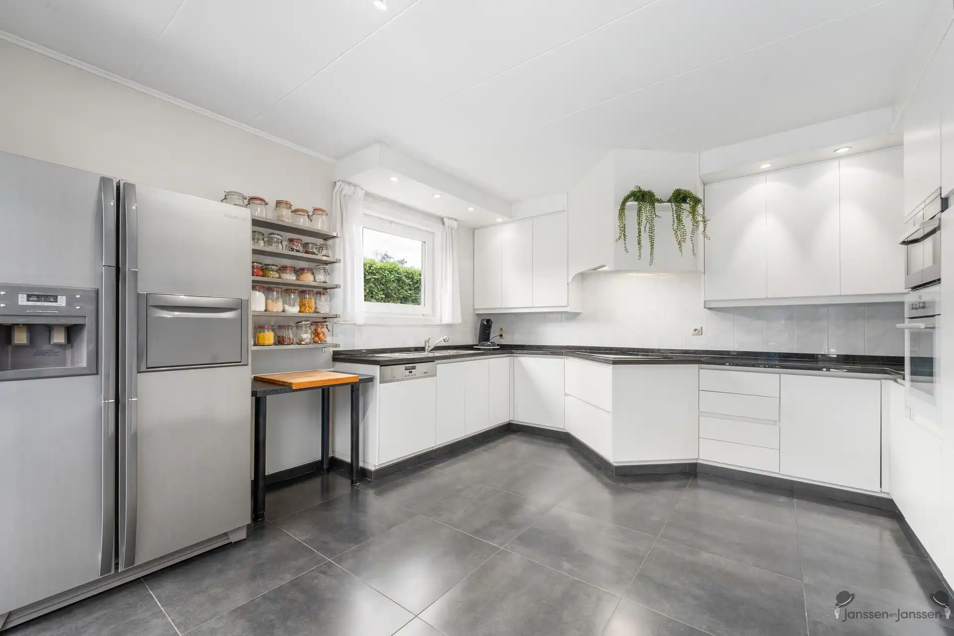 Prachtige lichtrijke villa met 4 slaapkamers op 826m². foto 37