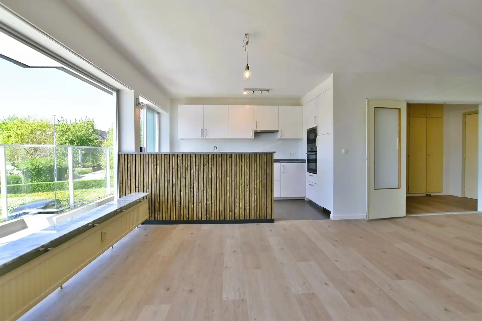 Stijlvol vernieuwd appartement met uniek zicht op de Brusselse Forten foto 5