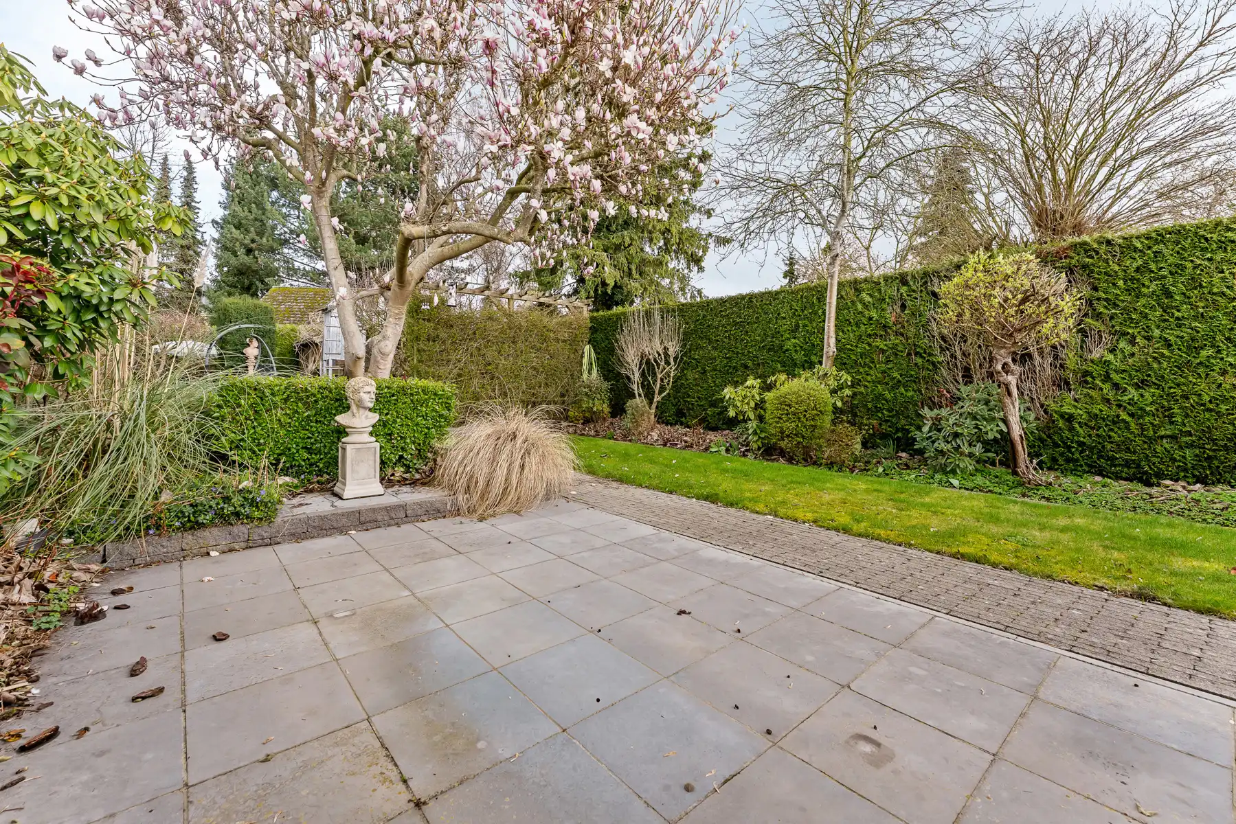 WONING + 6 SLK + 2 LIVINGS + 3 BDK + 4P + TUIN + TERRASSEN foto 32