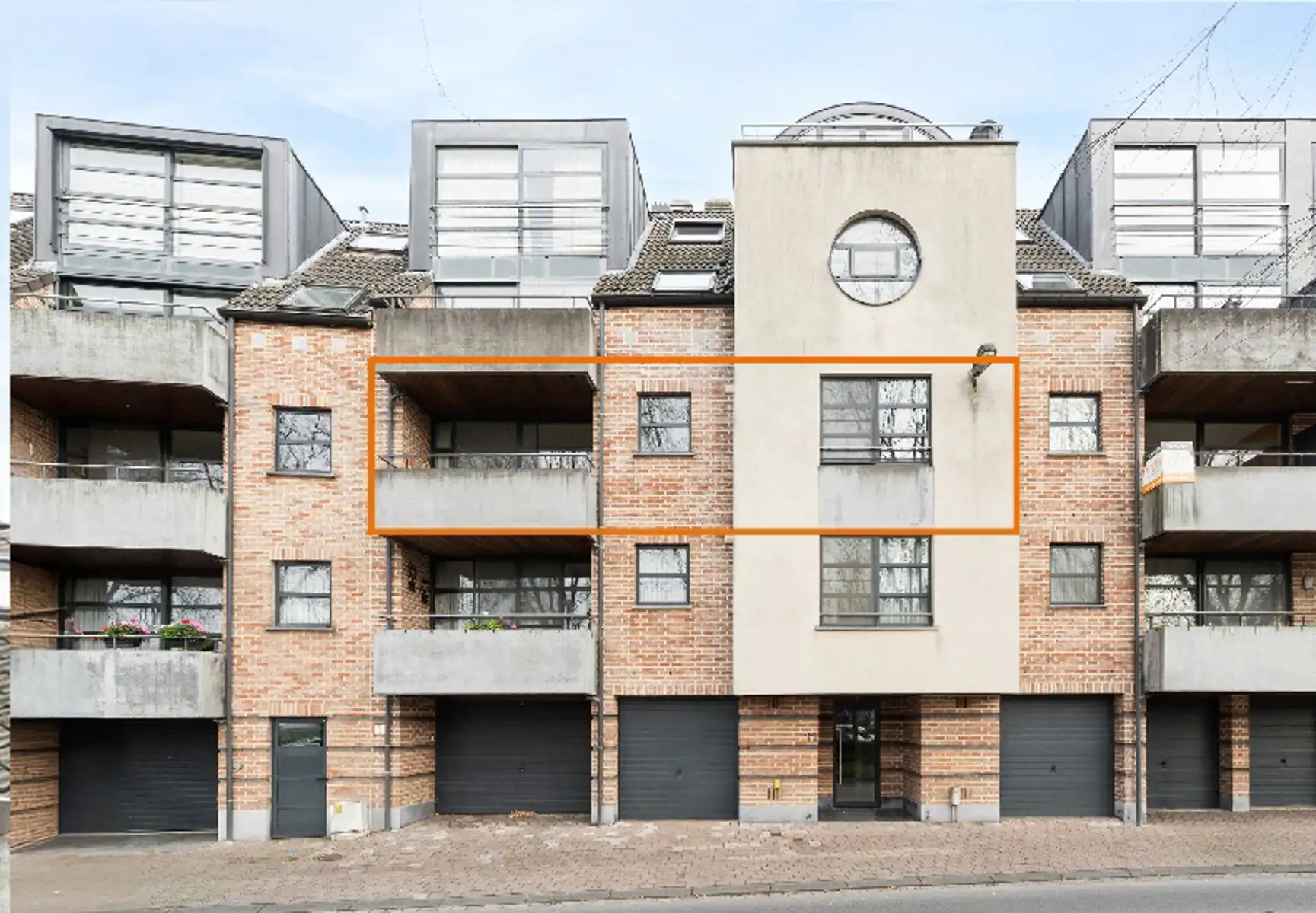 Appartement met twee slaapkamers en garage!  foto {{pictureIndex}}