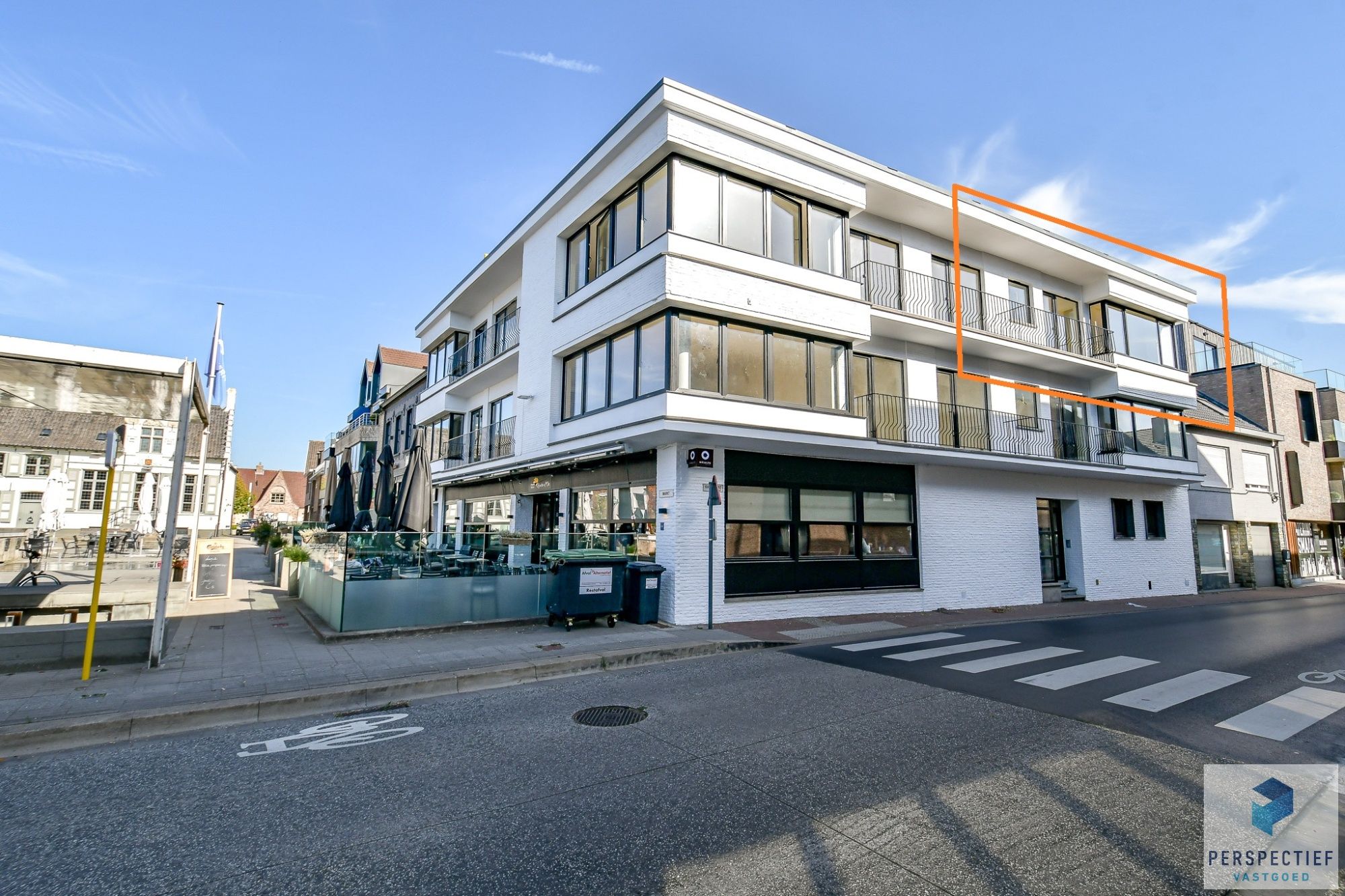 Vernieuwd ruim appartement (114m²) met 2 slaapkamers en terras aan de markt van Oedelem. foto 14