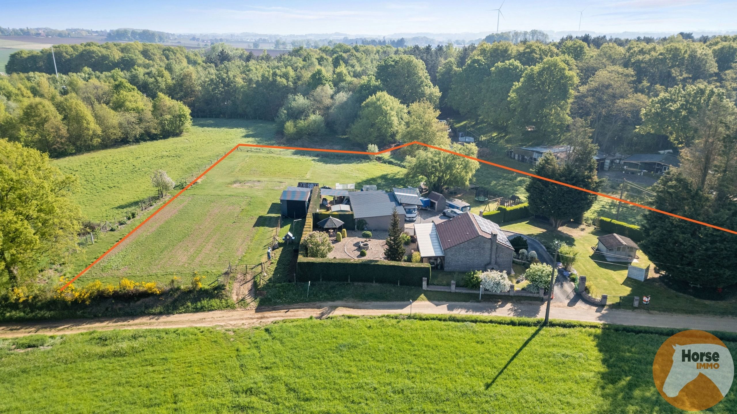 BEKKEVOORT - Landelijk gelegen woning op 65a90 foto {{pictureIndex}}