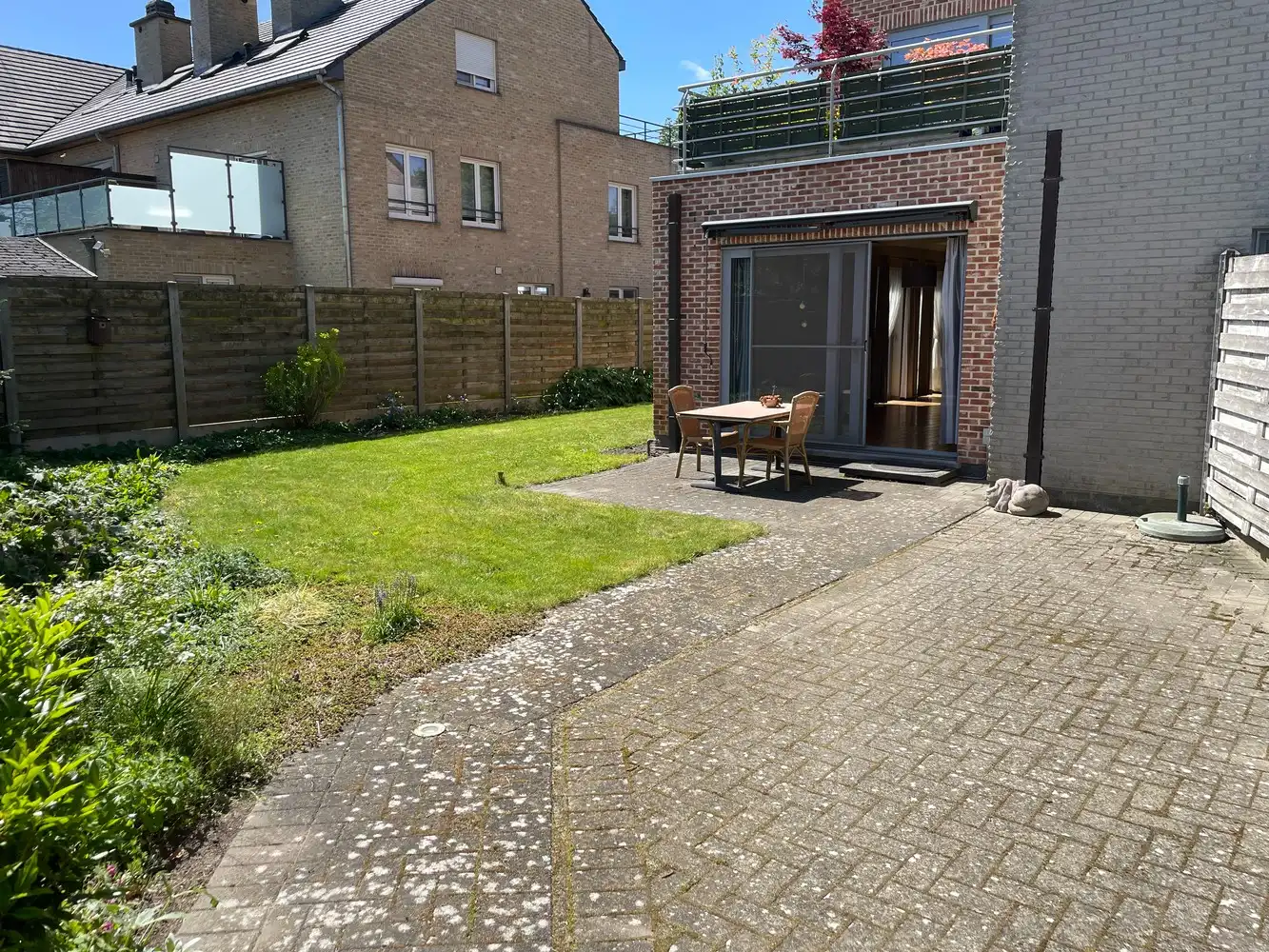 Gelijkvloers appartement met 2 slaapkamers + terras + tuin foto 18