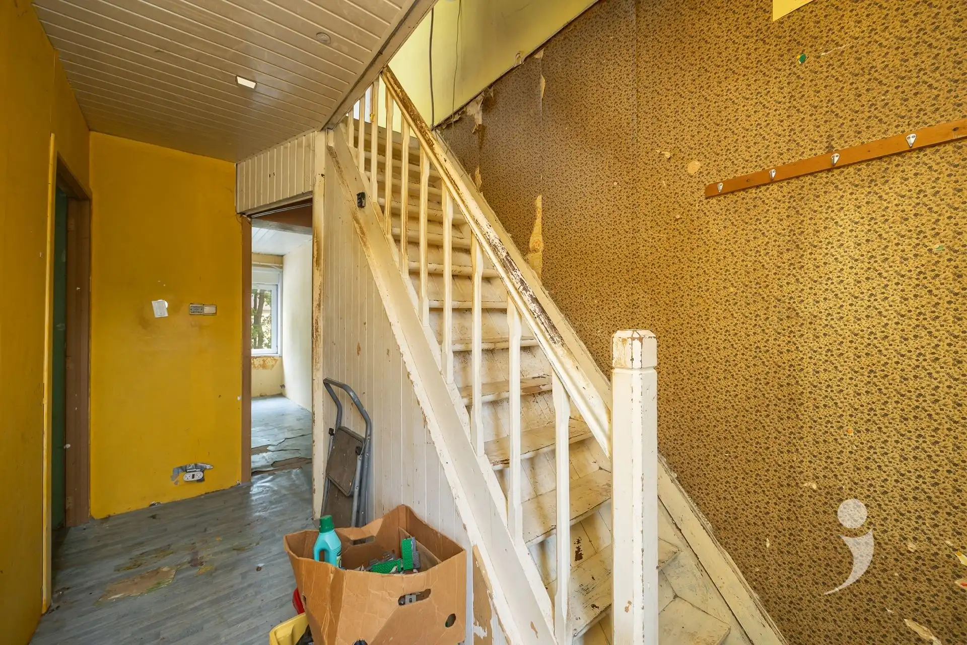 Te renoveren eengezinswoning met grote tuin foto 9