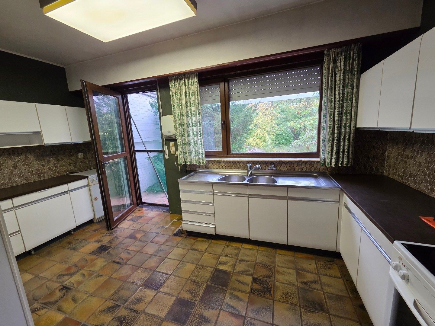 Ruime te renoveren woning met aanpalende gronden voor een totale oppervlakte van 12860 m²! foto 7