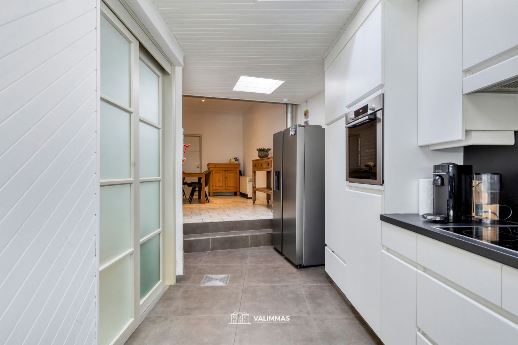 Een verzorgde, instapklare rijwoning met garage & mooie tuin foto 6