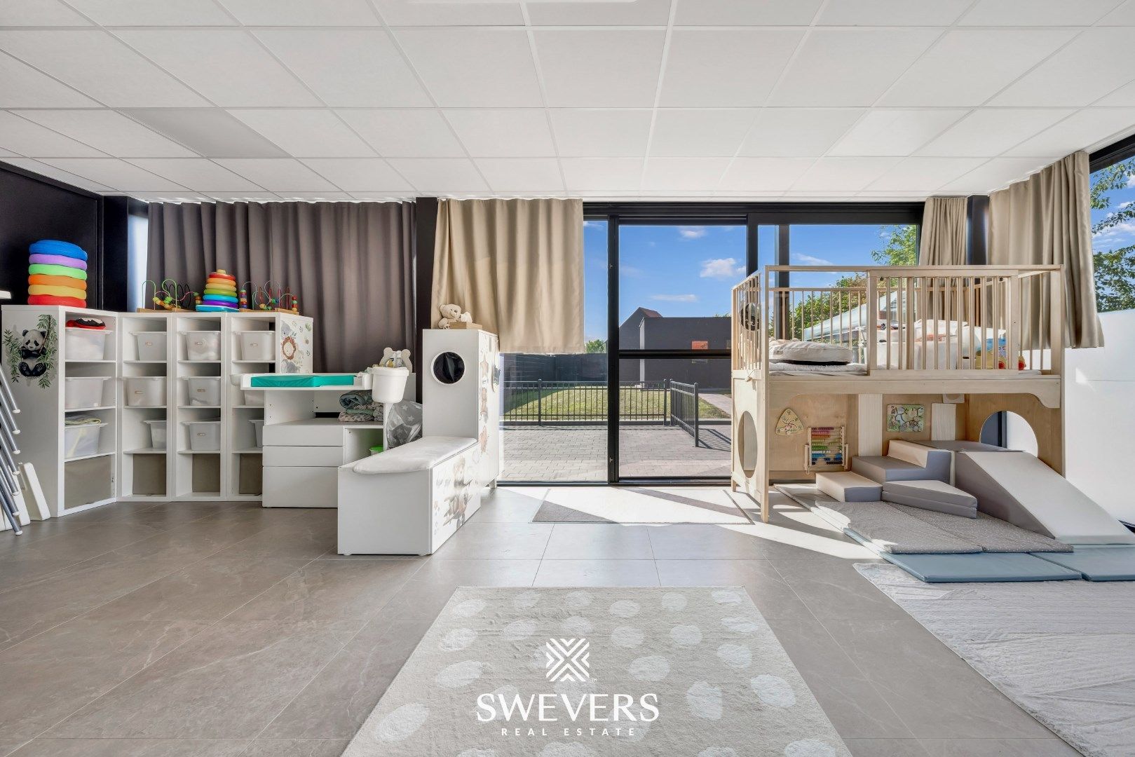 Stijlvol wonen op een ruim perceel met 4 slaapkamers en topafwerking foto 22