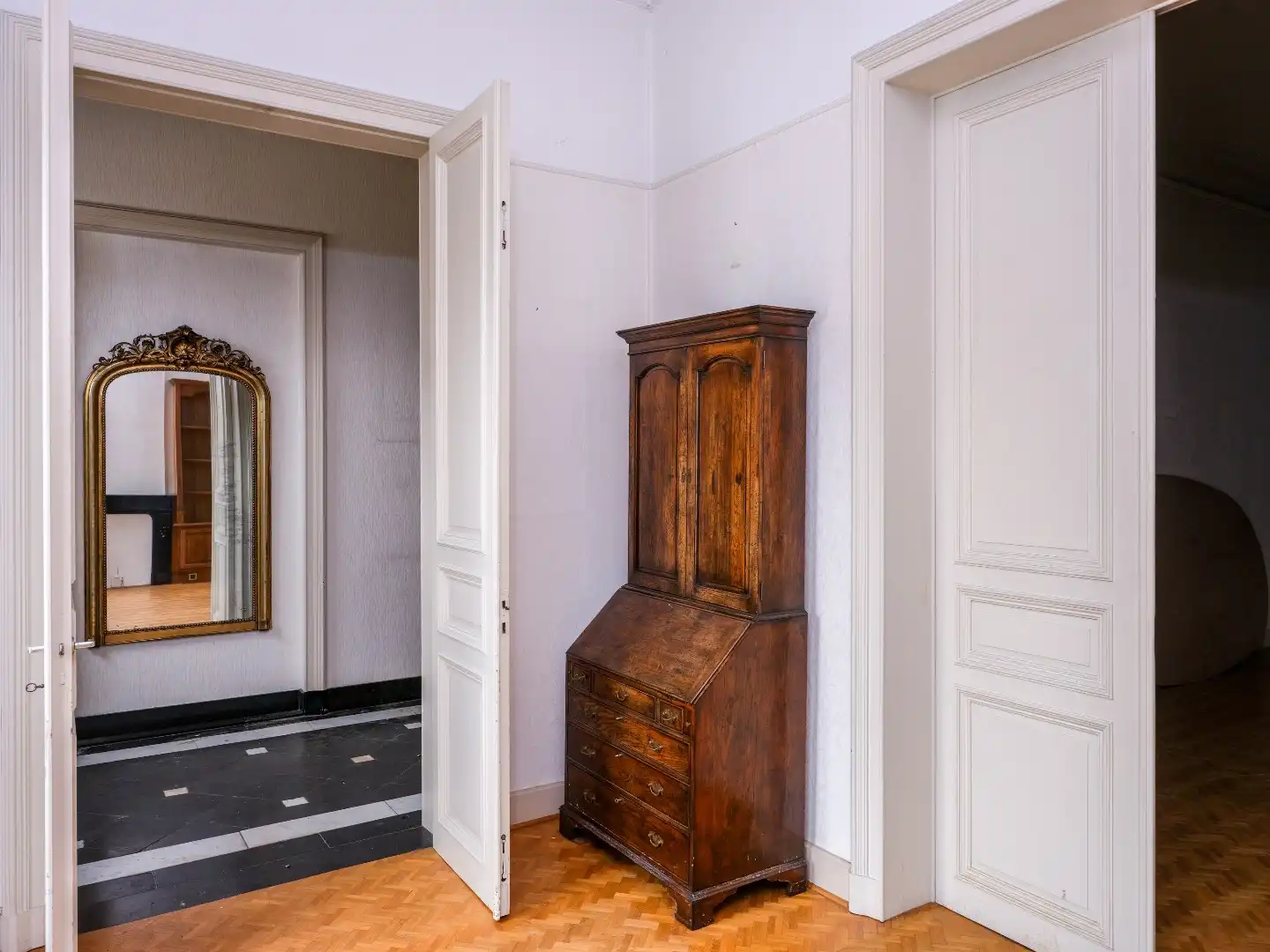 Ruime pastorie met 4 slaapkamers, tuin en garage te Emelgem foto 10