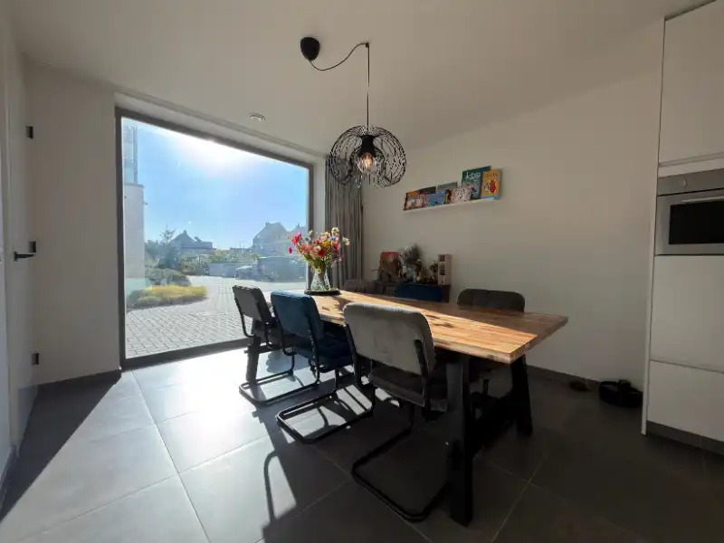 Energiezuinige woning met tijdloze architectuur in het charmante Oostduinkerke dorp! foto 5