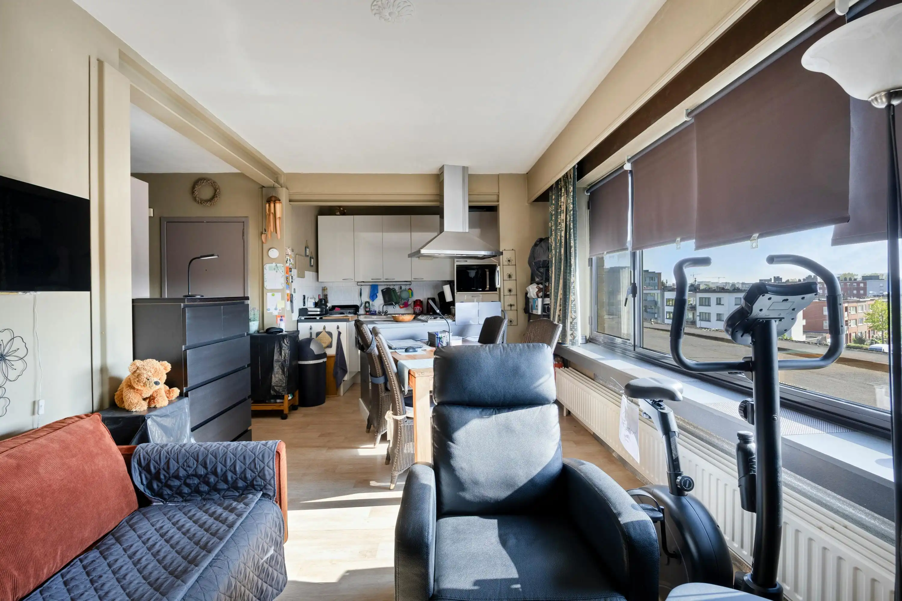 Lichtrijk dakappartement met terras te koop in Merksem foto 5