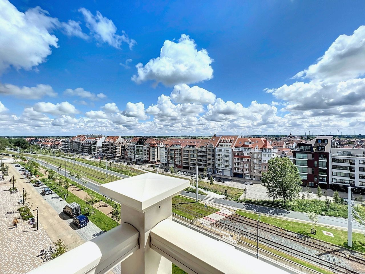 Zuidgericht duplex-dakappartement met veel ruimte op toplocatie in Heist foto 3