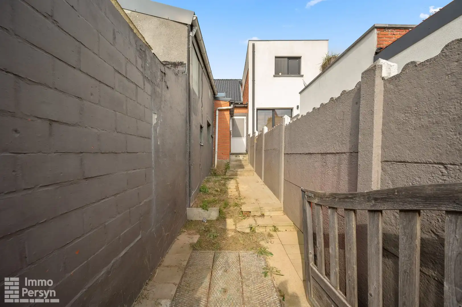 Gerenoveerde rijwoning met 2 Slaapkamers en tuin foto 17