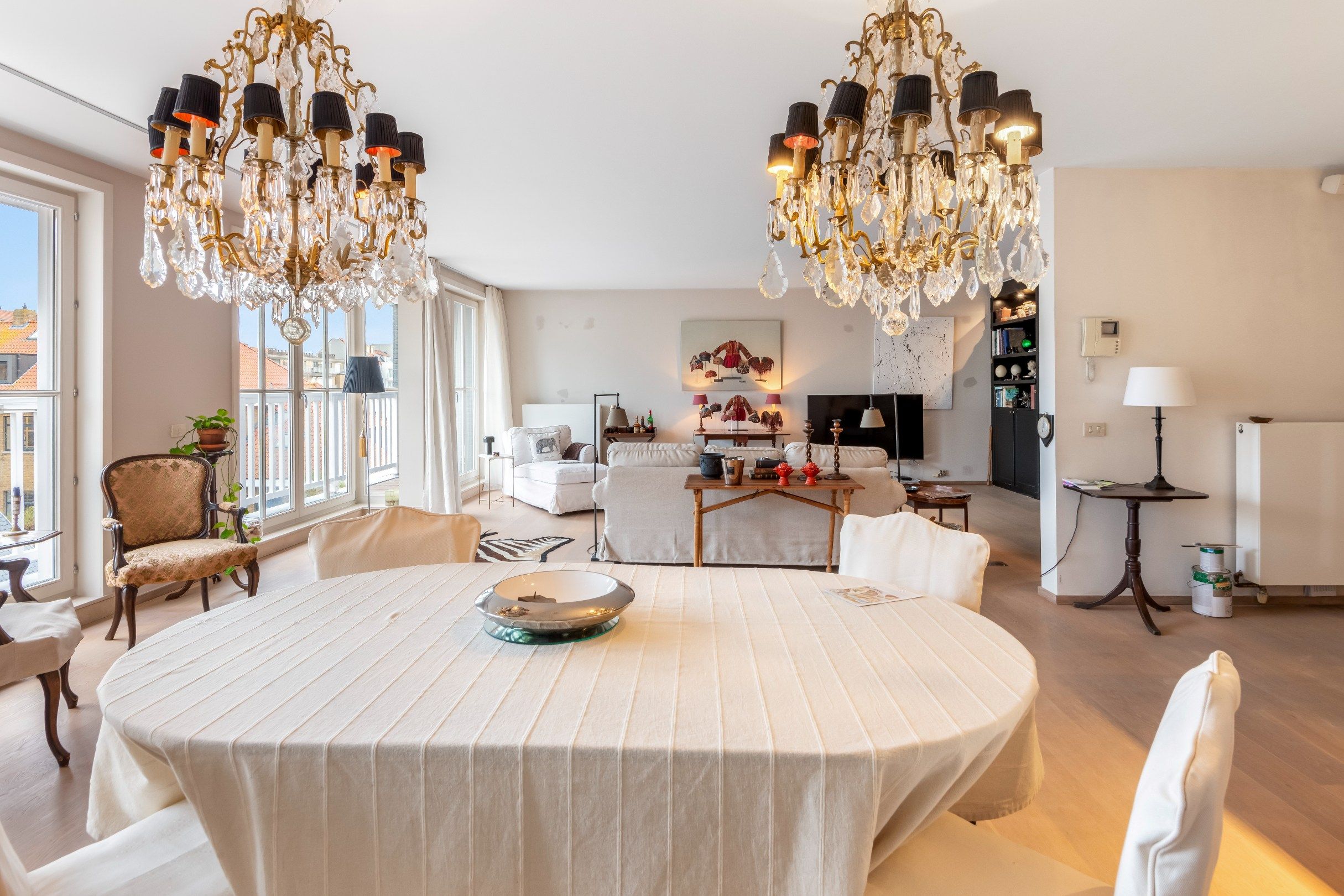 Ruim appartement (ca. 180m²) met een gevelbreedte van meer dan 13 meter, rustig gelegen, in het centrum tegenover de H. Hartkerk. foto 8