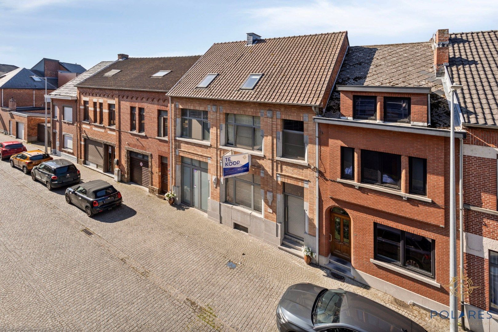 Charmante, ruime woning met zwembad en sauna in het hart van Zichem foto {{pictureIndex}}