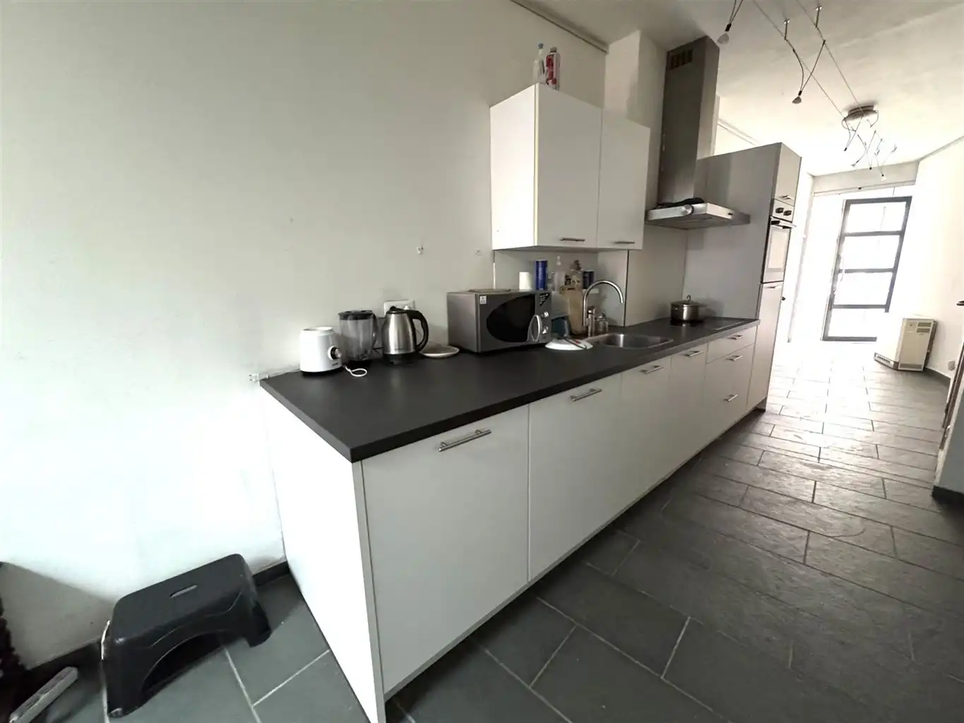 Opbrengstgebouw met twee appartementen in hartje Maaseik.  foto 6